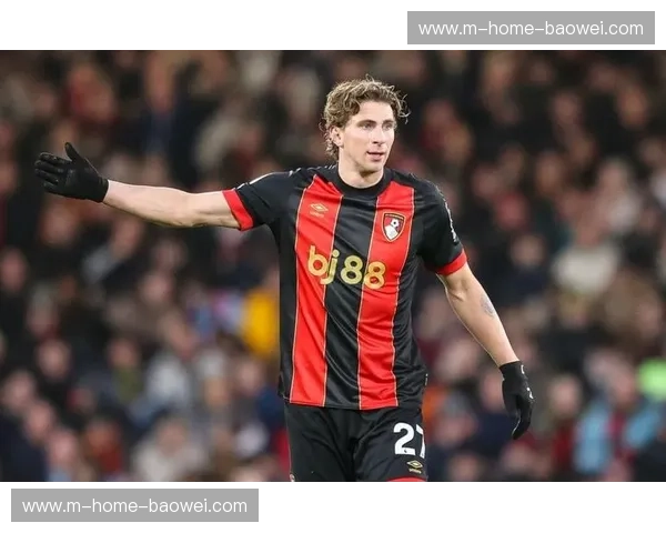 后防核心连续失误 扎巴尔尼滑倒送礼成比赛转折点 后防核心连续失误 扎巴尔尼滑倒送礼成比赛转折点